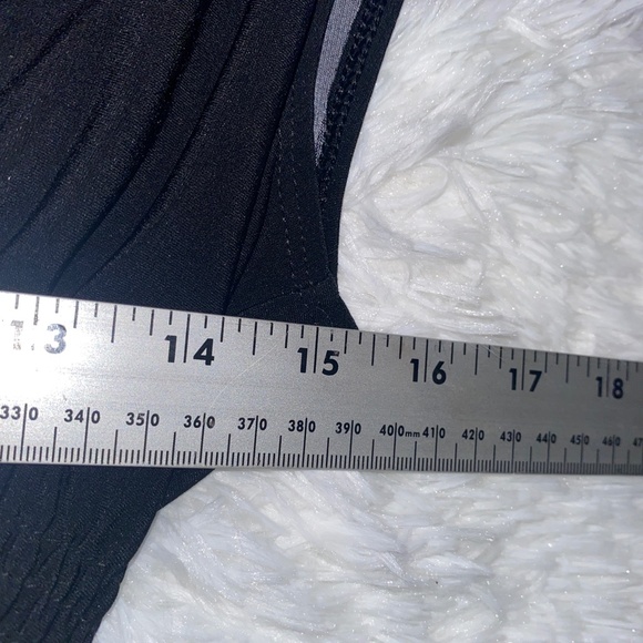 Classic Black and White Patterned Cache Dress Medium - Picture 5 of 7